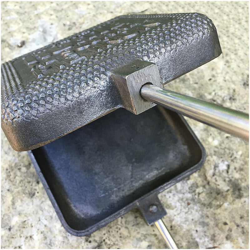 Load image into Gallery viewer, Rome XL Square Pie Iron: Perfect for Delicious Campfire Cooking!