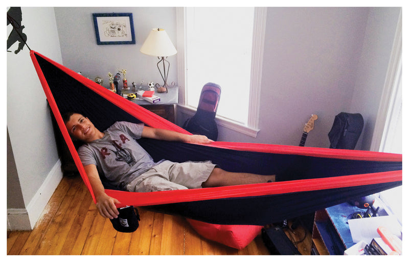 Load image into Gallery viewer, Relax in Style with Hammock Bliss Single Navy/Red Hammock