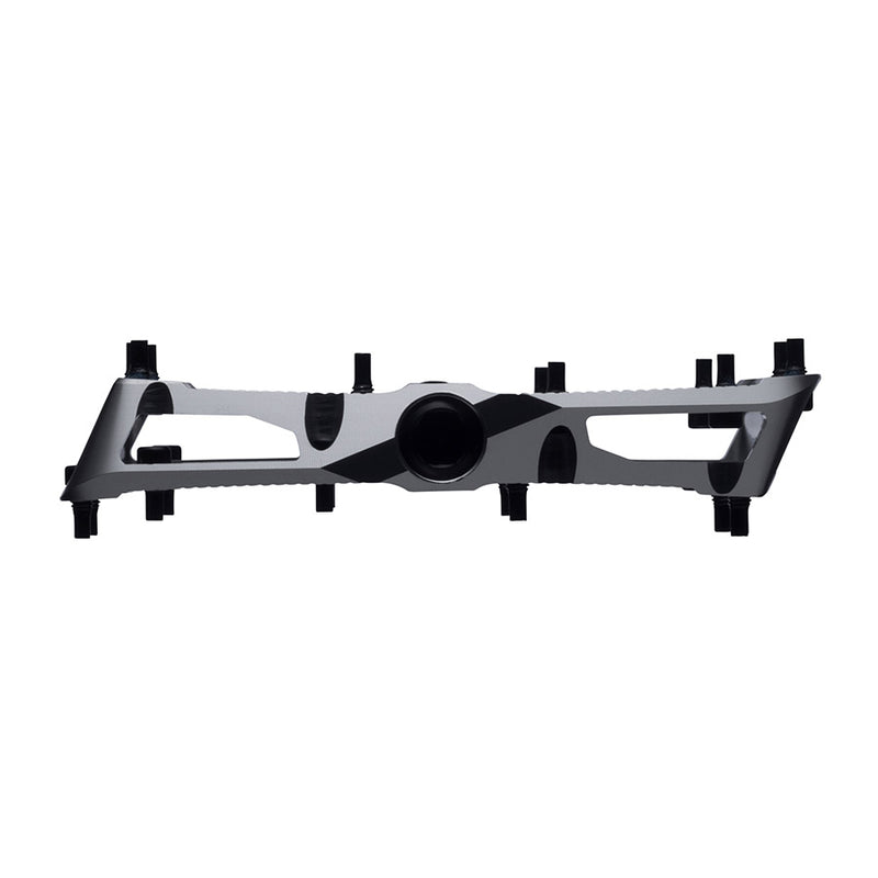 Load image into Gallery viewer, Raceface Turbine Platform Pedals, Body: Aluminum, Spindle: Cr-Mo/Steel, 9/16'', Silver, Pair