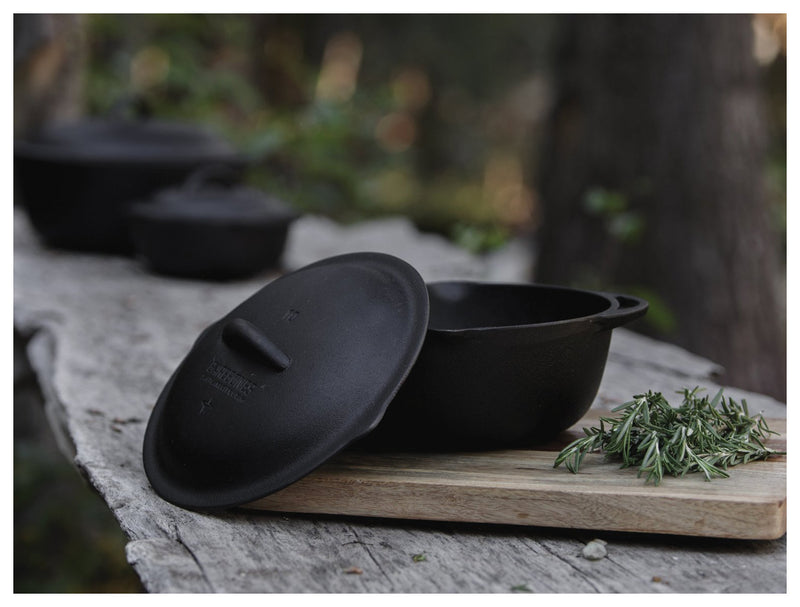 Load image into Gallery viewer, Barebones 8" 2qt Cast Iron Lid