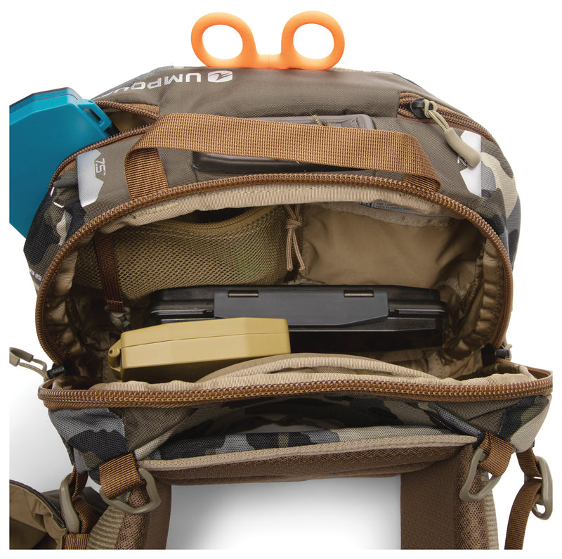 Load image into Gallery viewer, Umpqua Zs2 Ledges Waist Pack Zs2 Ledges 650 Waist Pack Camo Fishing Accessories