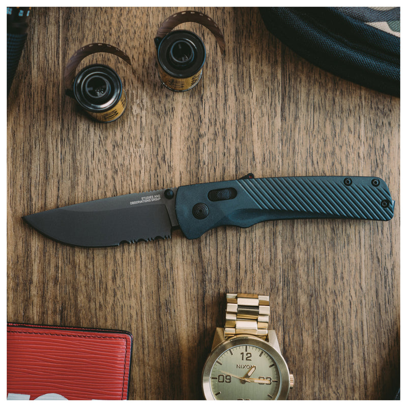 Load image into Gallery viewer, SOG Flash Urban Grey Ser - Box: Sleek and Reliable Everyday Carry Knife