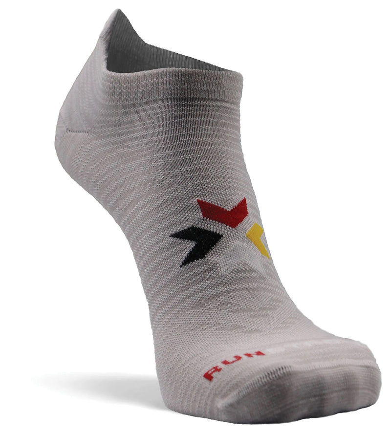 Load image into Gallery viewer, Fox River Canyon Ultra Lightweight Ankle Socks - White/Grey, Small