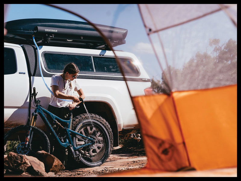 Load image into Gallery viewer, Yakima Roadshower 7g