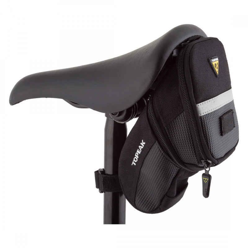 Load image into Gallery viewer, Topeak Aero Wedge Seat Bag: Medium, Black Bike Zippered Saddle Pouch