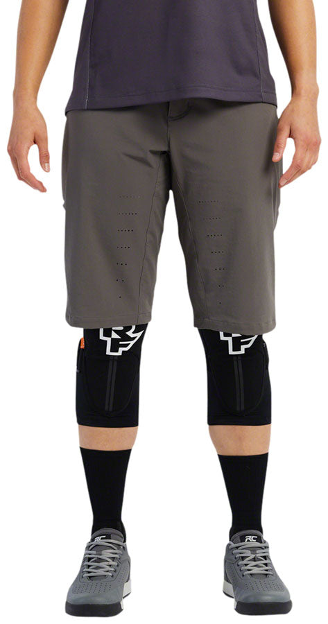 Load image into Gallery viewer, RaceFace Indy Shorts - Women&#39;s, Charcoal, Medium
