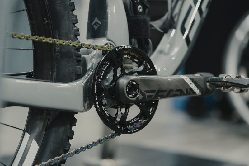 Load image into Gallery viewer, Wolf Tooth CAMO BashSpider for Shimano Boost Cranksets - 52mm Chainline, Aluminum, Removable Spider & Integrated Bash Ring for Precise Shifting & Durability