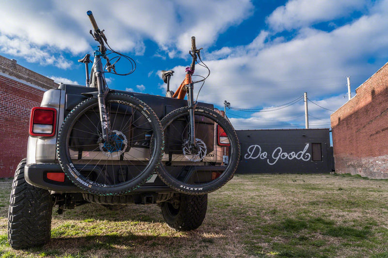 Load image into Gallery viewer, Kuat Huk 51" Straight Tailgate Pad - 5-Bike, Mid-Size