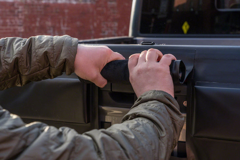 Load image into Gallery viewer, Kuat Huk 51" Straight Tailgate Pad - 5-Bike, Mid-Size