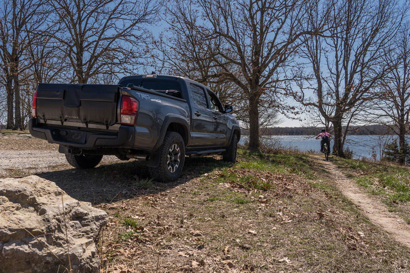 Load image into Gallery viewer, Kuat Huk 54" Straight Tailgate Pad - 5-Bike, Mid-Size