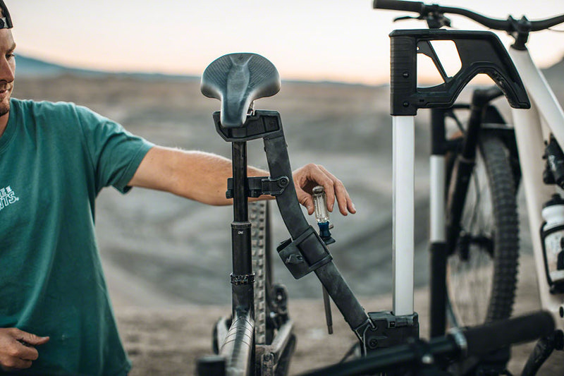 Load image into Gallery viewer, Thule Verse Repair Holder - Black