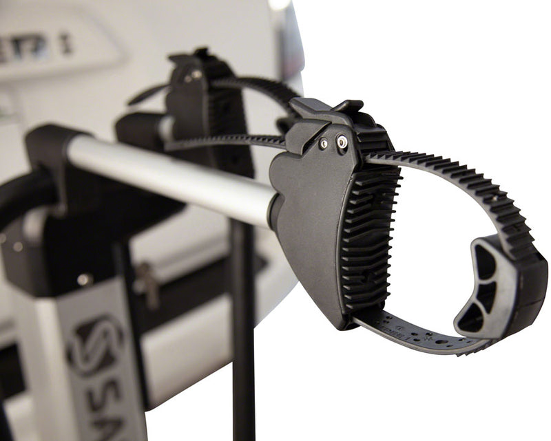 Load image into Gallery viewer, Saris Door County Hitch Rack With Electric Lift - 2" Receiver, 7-Pin Wire Plug