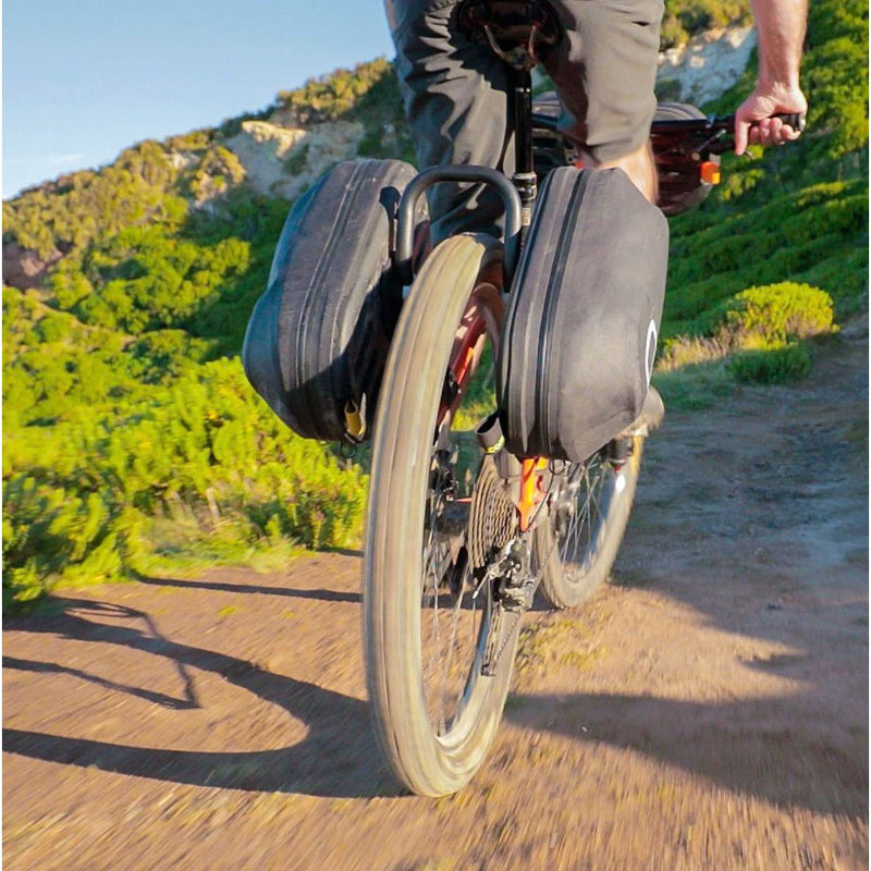Load image into Gallery viewer, Aeroe 11 Liter Bike Pack with Uni-mount, Black