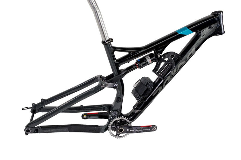 Load image into Gallery viewer, Wolf Tooth B-RAD Dogbone Aluminum Mount for Off-Center Bottle Cage