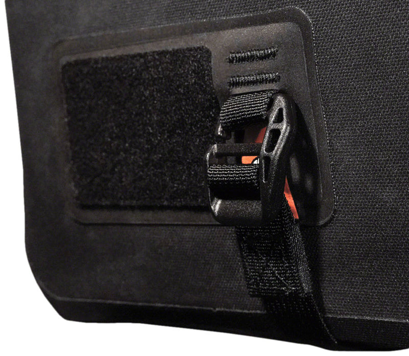 Load image into Gallery viewer, Old Man Mountain Ponderosa Panniers, 13L, Pair, Black