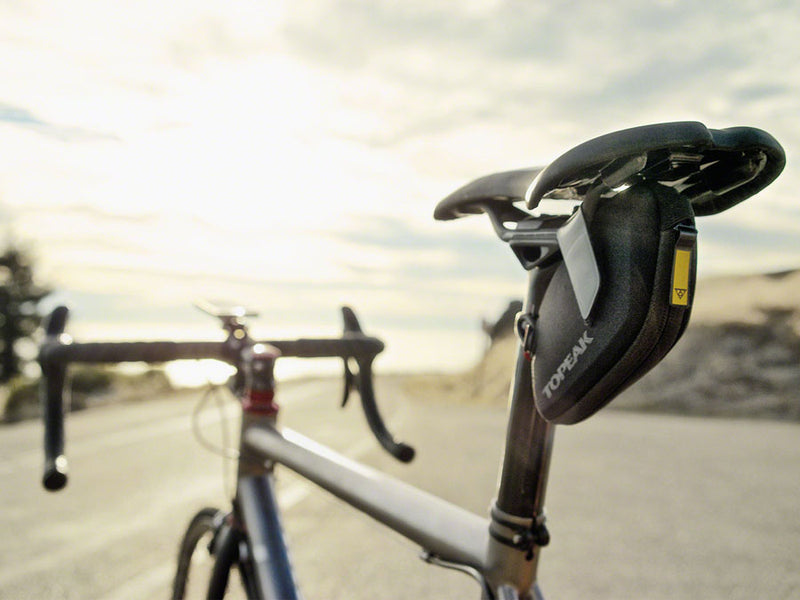 Load image into Gallery viewer, Topeak DynaWedge Seat Bag - Strap Mount, Small