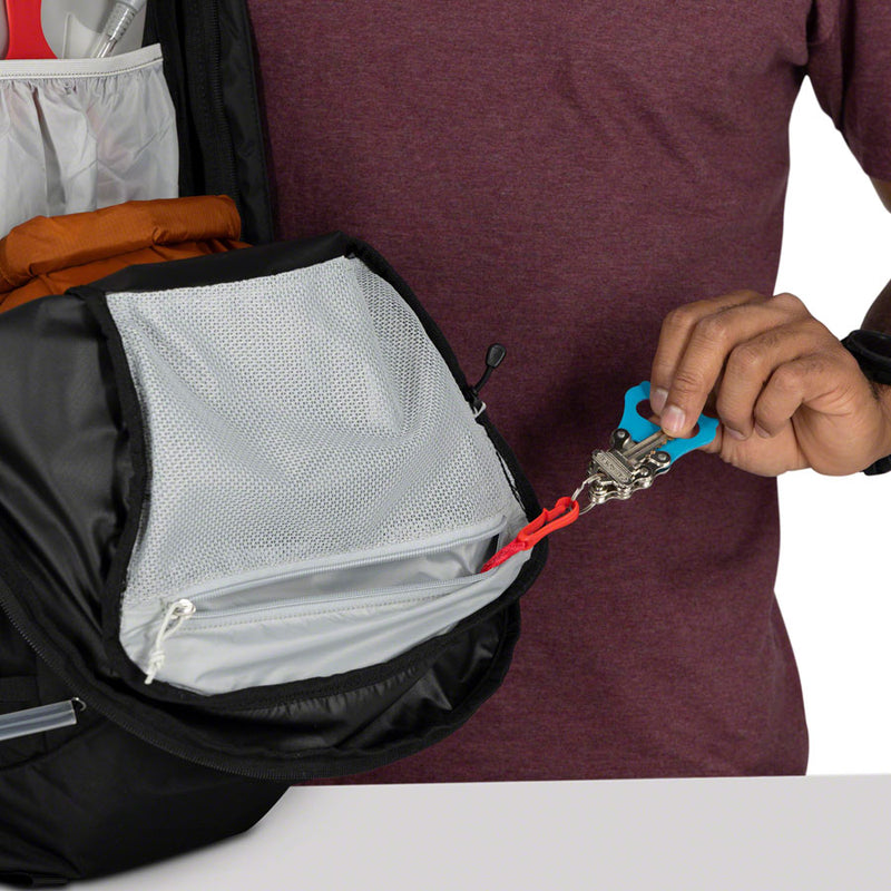 Load image into Gallery viewer, Osprey Talon 22 Backpack - Coal Gray