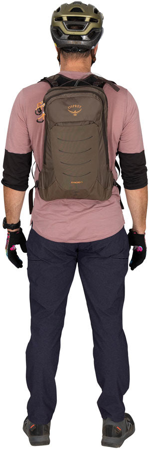 Load image into Gallery viewer, Osprey Syncro 5 Hydration Pack - Truffle Brown