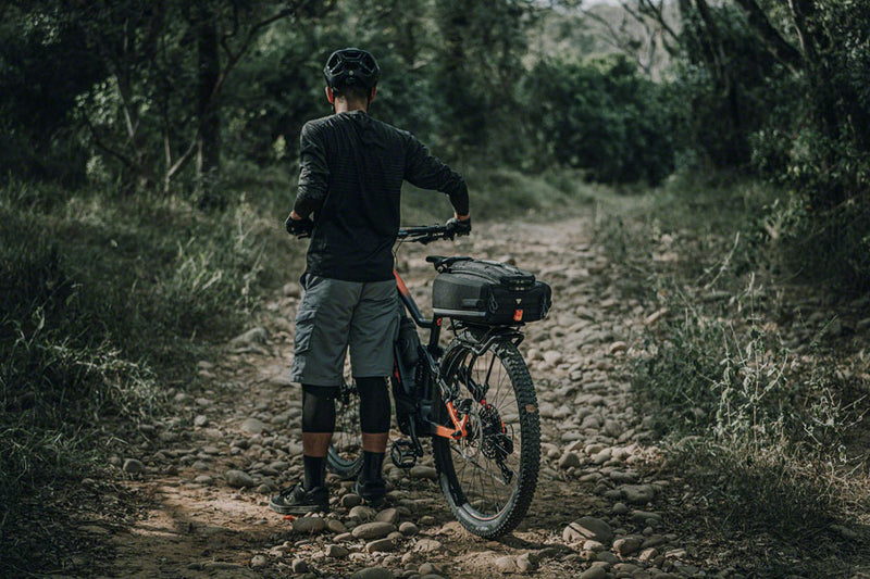 Load image into Gallery viewer, Topeak E-Xplorer Trunk Bag - With MTX QuickTrack 2 Mount - 26L, Black