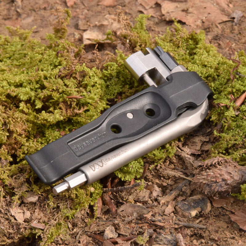 Load image into Gallery viewer, Daysaver Coworking5 Multi Tool Extension, Chain Tool/Tire Leve