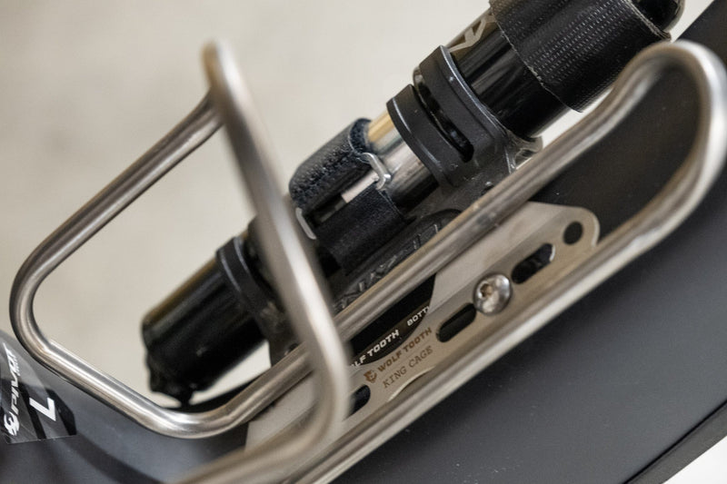 Load image into Gallery viewer, Wolf Tooth B-RAD Bottle Shift Offset 24g 6061 Aluminum Alloy Slots Pump Mount