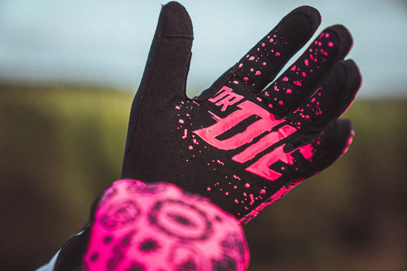 Load image into Gallery viewer, Muc-Off Summer Lightweight Mesh Rider Gloves - Pink , XSmall