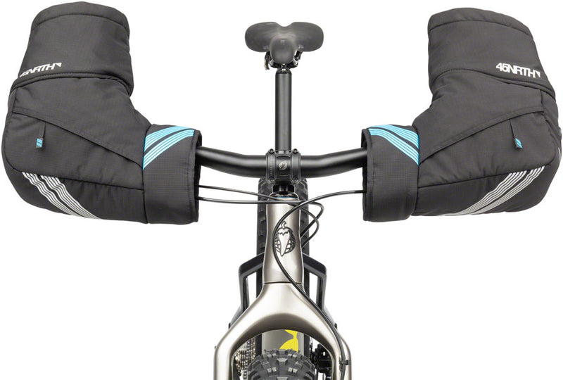 Load image into Gallery viewer, 45NRTH Cobrafist Flat Bar Pogies - Black