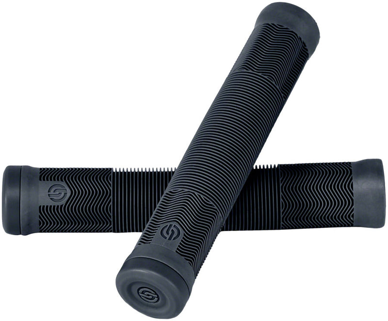 Load image into Gallery viewer, Salt EX Grips - Black, No Flange Made From Soft Compound Kraton