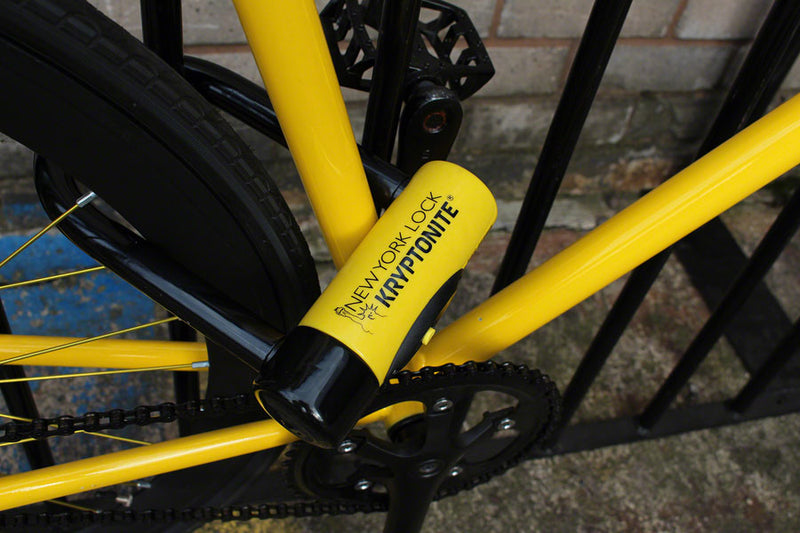 Load image into Gallery viewer, Kryptonite New York U-Lock 3.25 x 6" Keyed Black Double Deadbolt Design