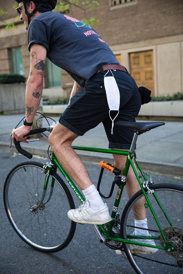 Load image into Gallery viewer, Kryptonite Evolution Series U-Lock 3.25 x 7" Keyed Black Includes 4' Cable