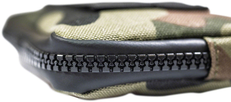 Load image into Gallery viewer, Muc-Off Essentials Case Inner Zip Pocket To Store Keys/Cash/Coins