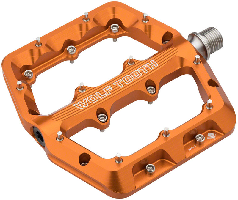 Load image into Gallery viewer, Wolf-Tooth-Waveform-Large-Flat-Platform-Pedals-Aluminum-PEDL1581-Bicycle-Pedals