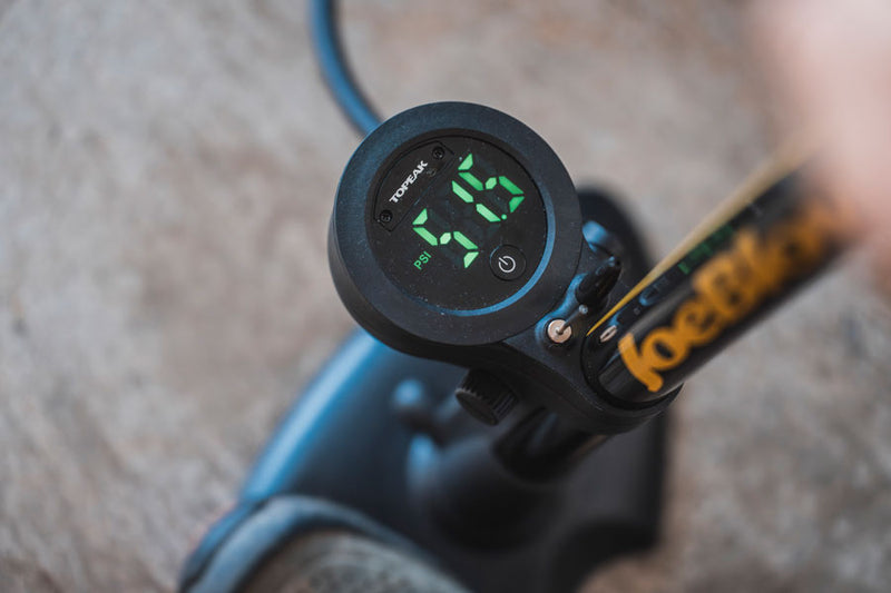 Load image into Gallery viewer, Topeak JoeBlow Sport Digital 2.0 Floor Pump,