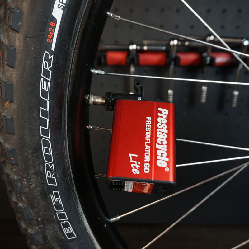 Load image into Gallery viewer, Prestacycle Prestaflator GO Lite, Rechargeable Tire Inflator