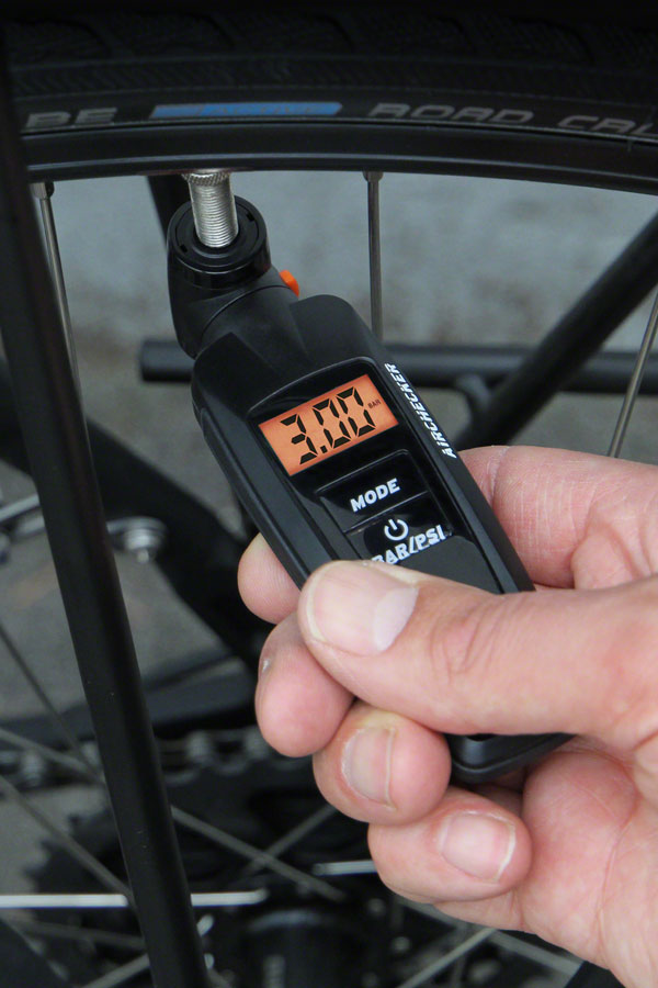 Load image into Gallery viewer, SKS Airchecker Digital Display Pressure Gauge - Presta, Schrader, Clik