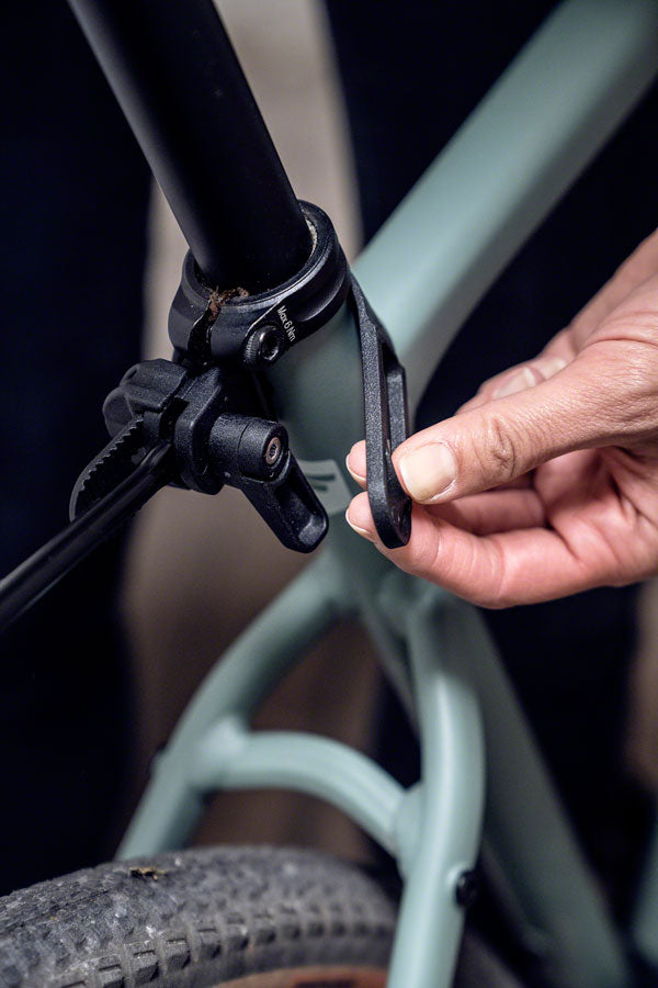 Load image into Gallery viewer, Ortlieb Quick-Rack Light Rear Mount Bike Rack - Quick Release, Black