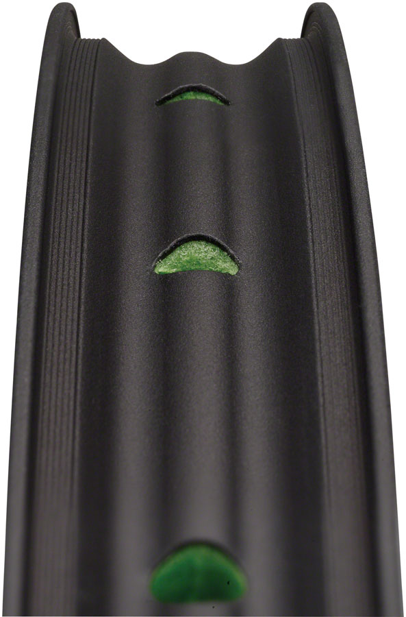 Load image into Gallery viewer, Spank 350 Vibrocore Tubeless Mountain Bike Rim 29", Disc Only, Black, 32H