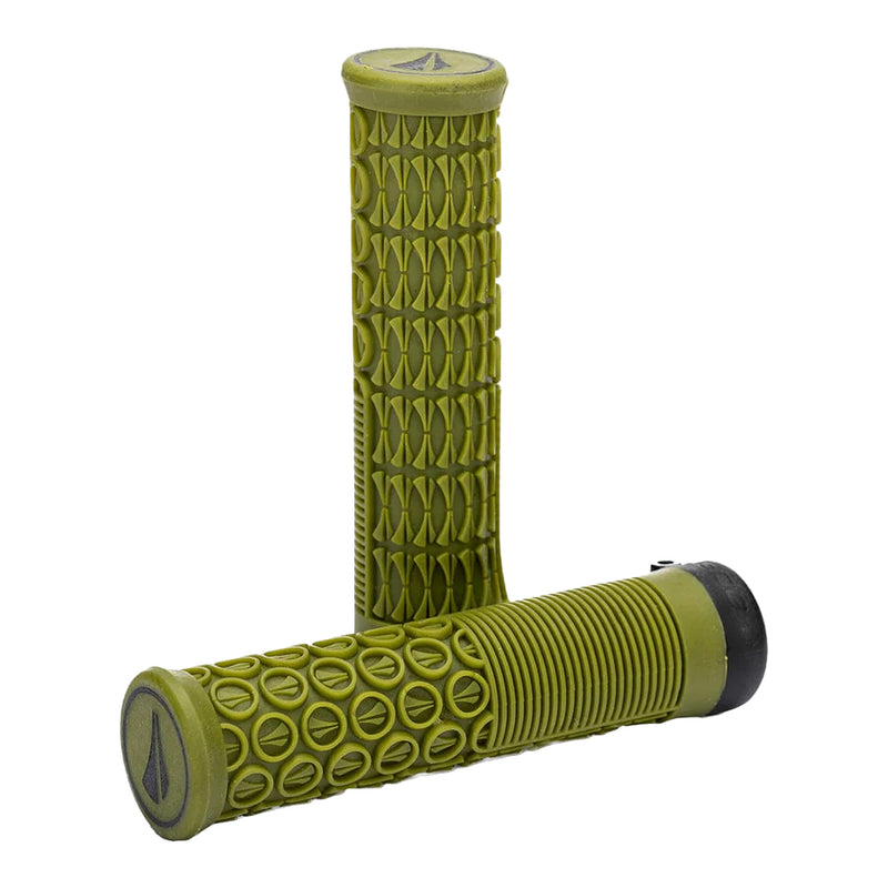 Load image into Gallery viewer, SDG-Thrice-31-Grips-136mm-Bicycle-Grips