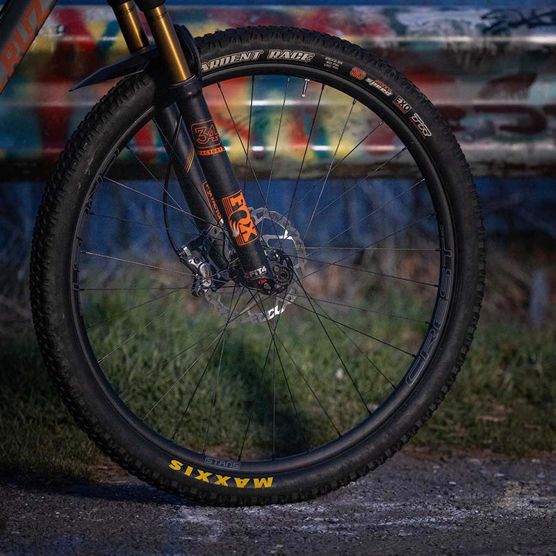 Load image into Gallery viewer, Stan's Crest MK4 Rim - 27.5, Disc, Black, 32H