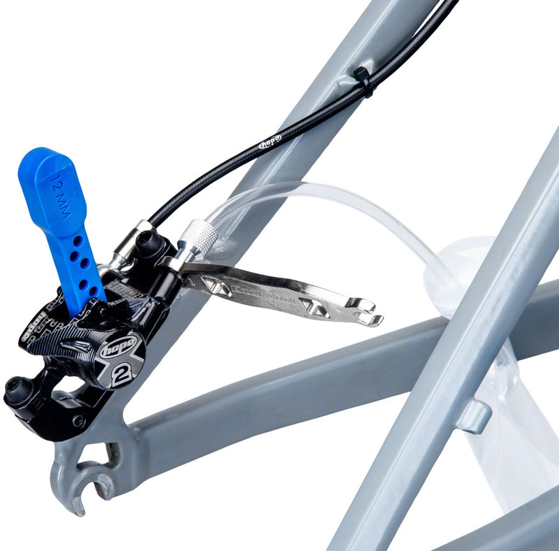 Load image into Gallery viewer, Park Tool BKD-1.2 Hydraulic Brake Bleed Kit – DOT Fluid