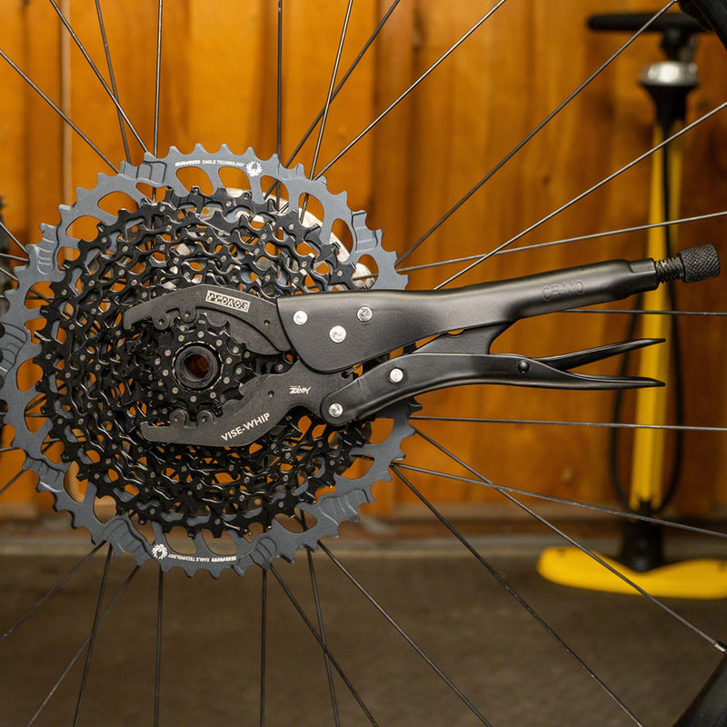 Load image into Gallery viewer, Pedro's Vise Whip II Fits 9-23 Tooth Gear Sizes And 40-46mm OD Lockrings