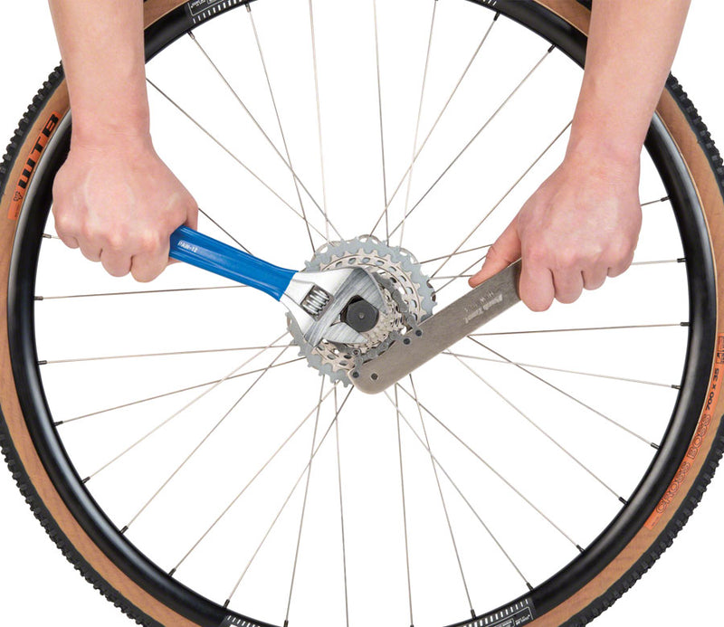 Load image into Gallery viewer, Park Tool HCW-16.3 Chain Whip/Pedal Wrench 15mm With 5-12 Compatibility