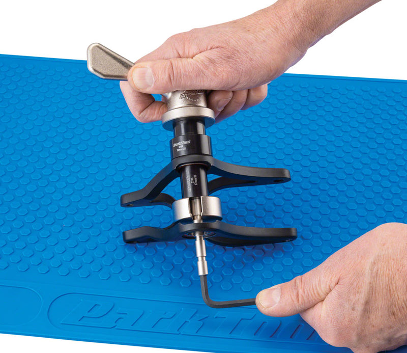 Load image into Gallery viewer, Park Tool OM-2 Bench-Top Overhaul Mat Bench Mat Blue OM-2