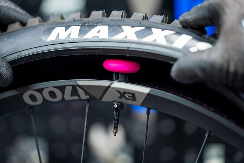 Load image into Gallery viewer, Muc-Off Stealth Tubeless Tag Holder Kit - Includes -2 44mm V2 Tubeless Valves