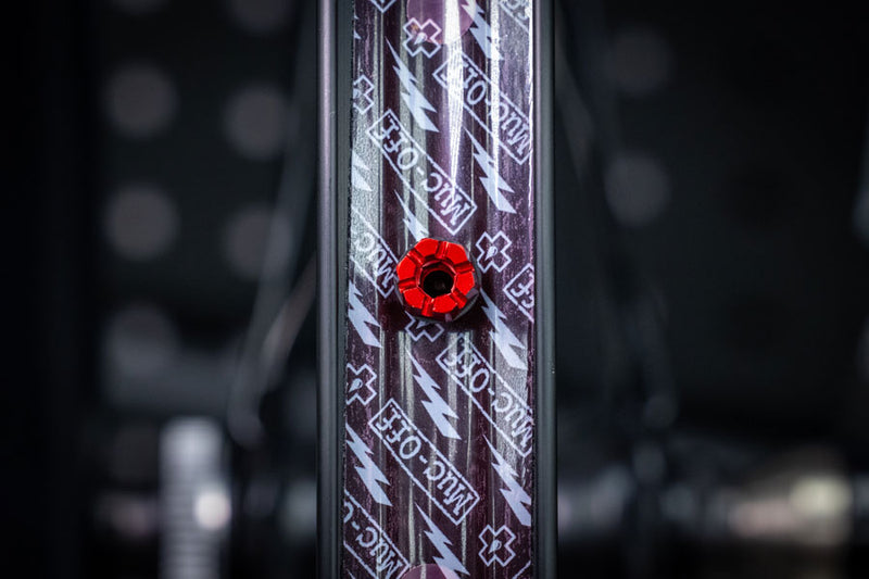 Load image into Gallery viewer, Muc-Off V2 Tubeless Valve Kit - Red, 44mm, Pair 4mm Machined Allen Key Slot