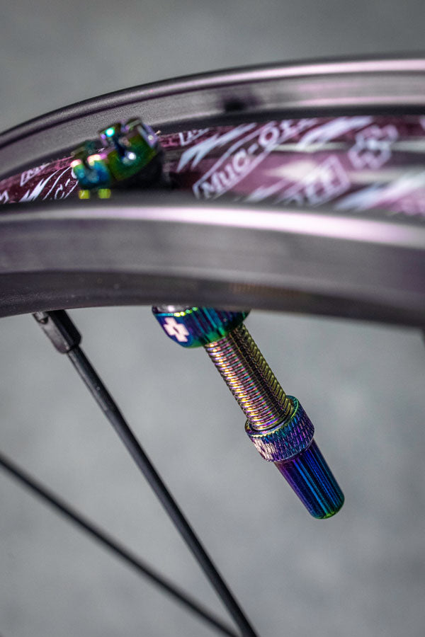 Load image into Gallery viewer, Muc-Off V2 Tubeless Valve Kit - Iridescent, 44mm, Pair