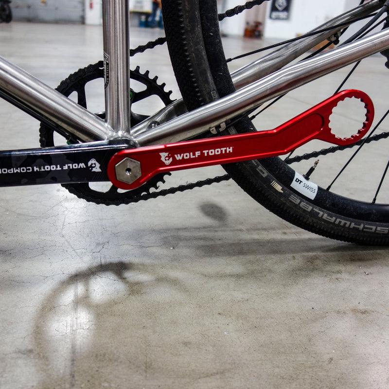 Load image into Gallery viewer, Premium Steel Pack Wrench Insert for CINCH & ISIS Bottom Brackets | CNC Machined, Electroless Nickel-Plated, Compatible with RaceFace Cinch System & Old ISIS Bottom Brackets, USA Made, Includes Magnetic Held Wrench Inserts