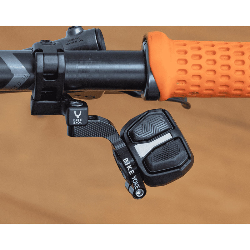 Load image into Gallery viewer, Bike Yoke Poddy AXS Pod Clamp, Right, Blk