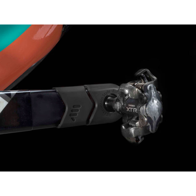 Load image into Gallery viewer, All Mountain Style Crank Defender, Black