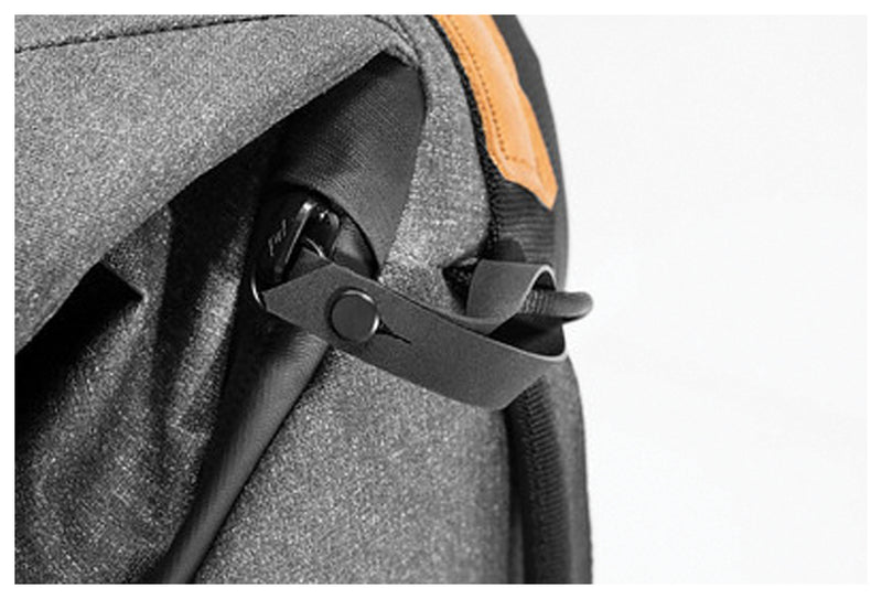 Load image into Gallery viewer, Peak Design Everyday Backpack 20l Everyday Backpack 20l Charcoal Camera Accessories

